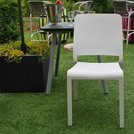 Стілець пластиковий "Charlotte Deco Chair" білий3