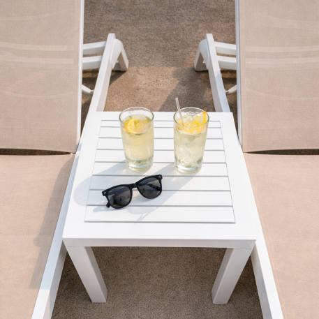 Комплект із 2 шезлонгів Siesta Tropic +  Стіл Siesta Ocean Side Table - White Taupe3